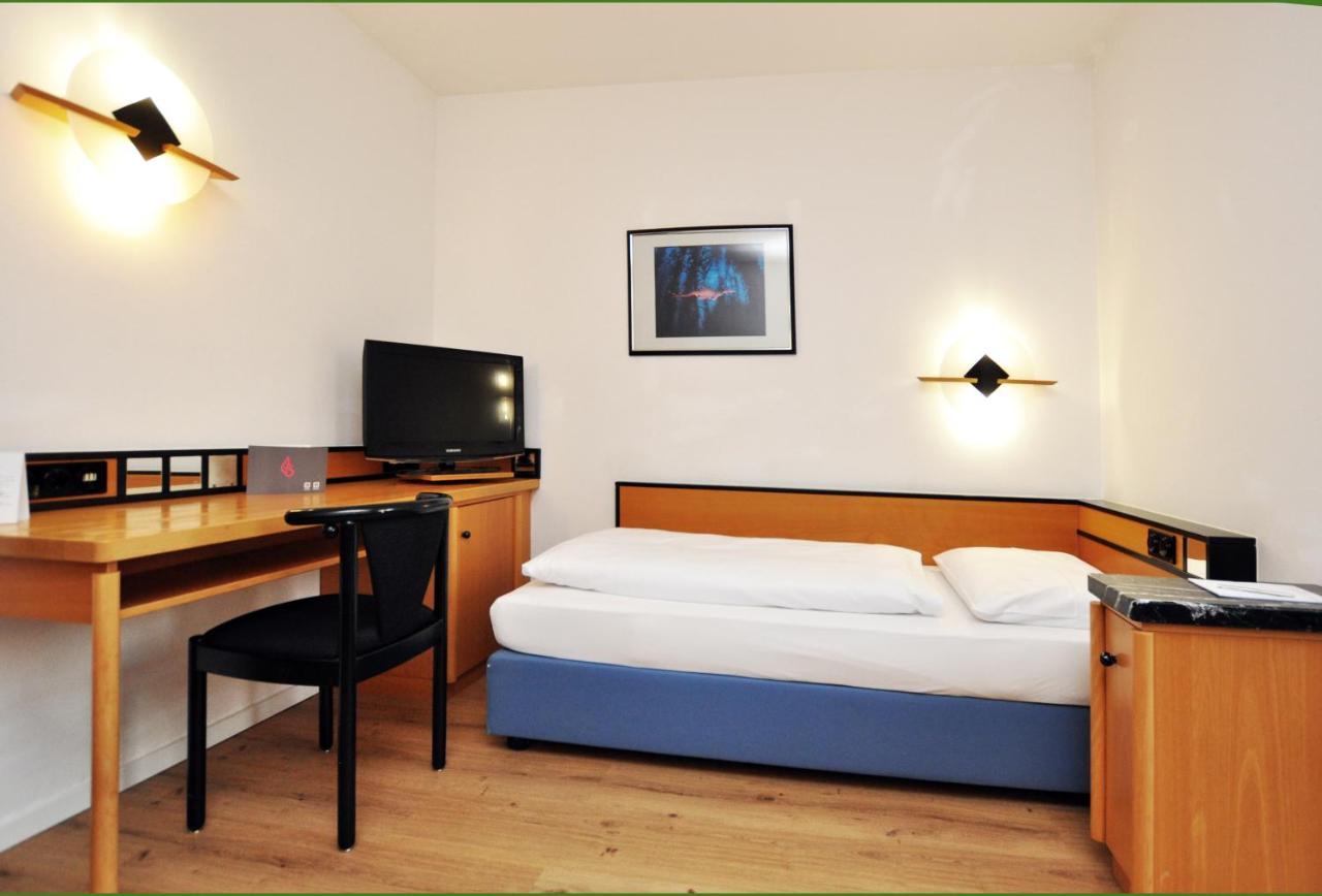 Waldperlach By Blattl 3* Monaco di Baviera