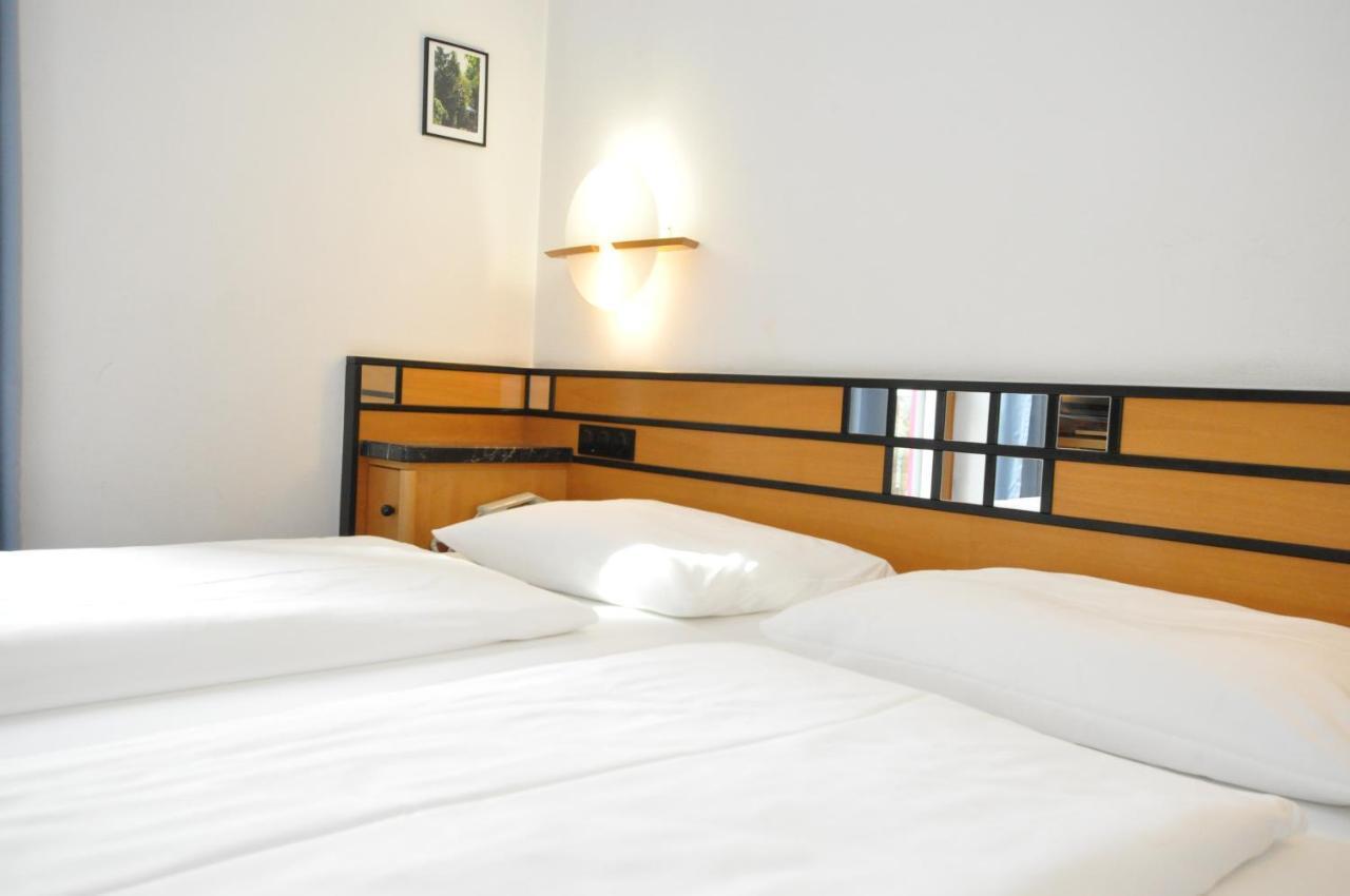 Hotel Waldperlach By Blattl 3*